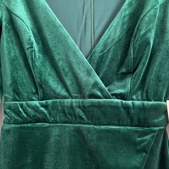 CRISTA WRAP DRESS IN GREEN - Picture 9 of 10